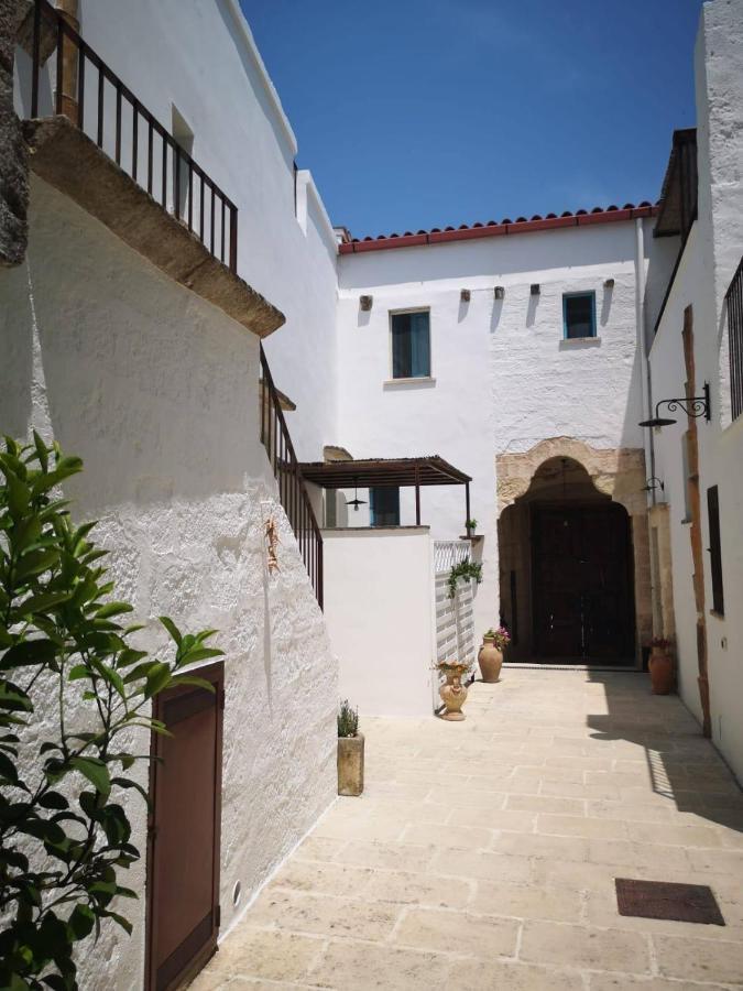 Dimora Da Tito - La Corte Dei Colori Spongano Exterior foto