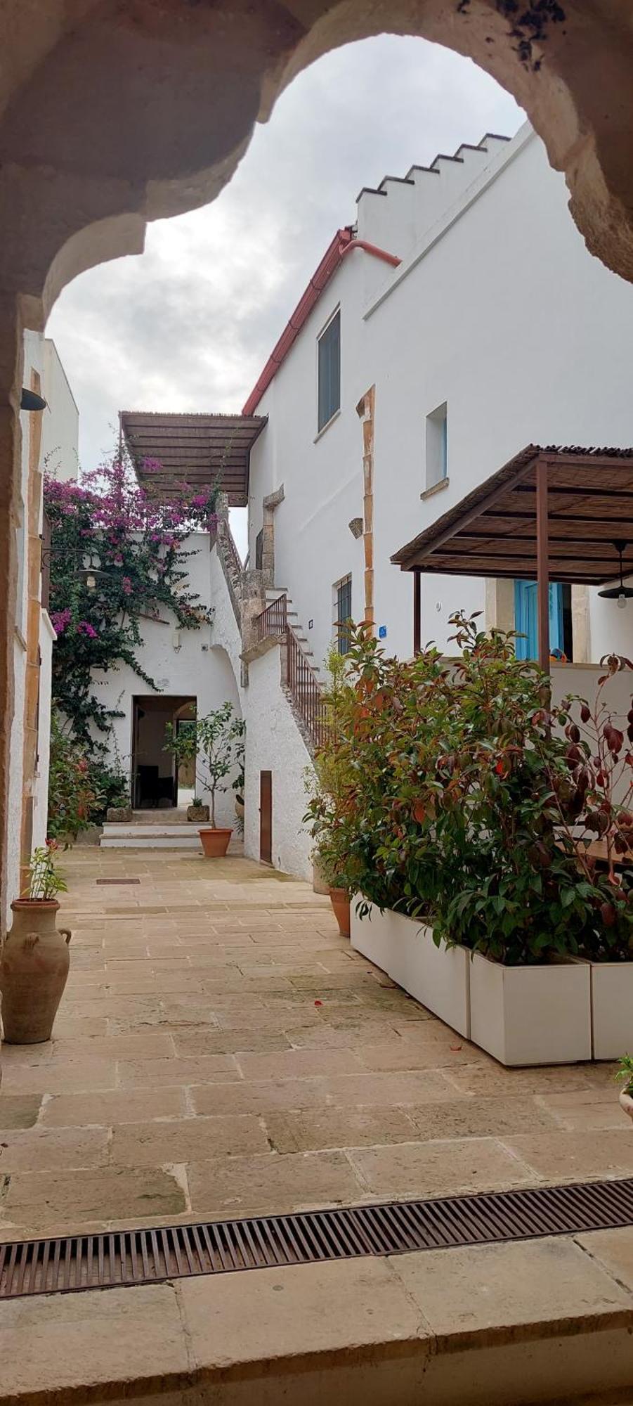Dimora Da Tito - La Corte Dei Colori Spongano Exterior foto